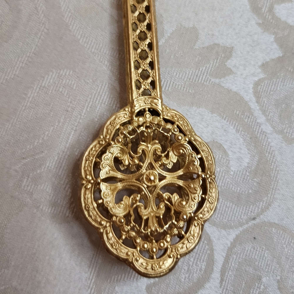 VINTAGE Gold Tone Hand Mirror Embroidered Floral Back Heavy Beveled Glass Vanity - Picture 5 of 13